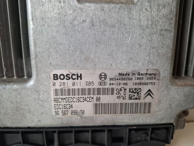 Recambio de centralita motor uce para citroen c2 8hz referencia OEM IAM 0281011785  