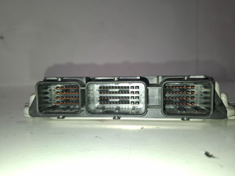 Recambio de centralita motor uce para citroen c2 8hz referencia OEM IAM 0281011785  