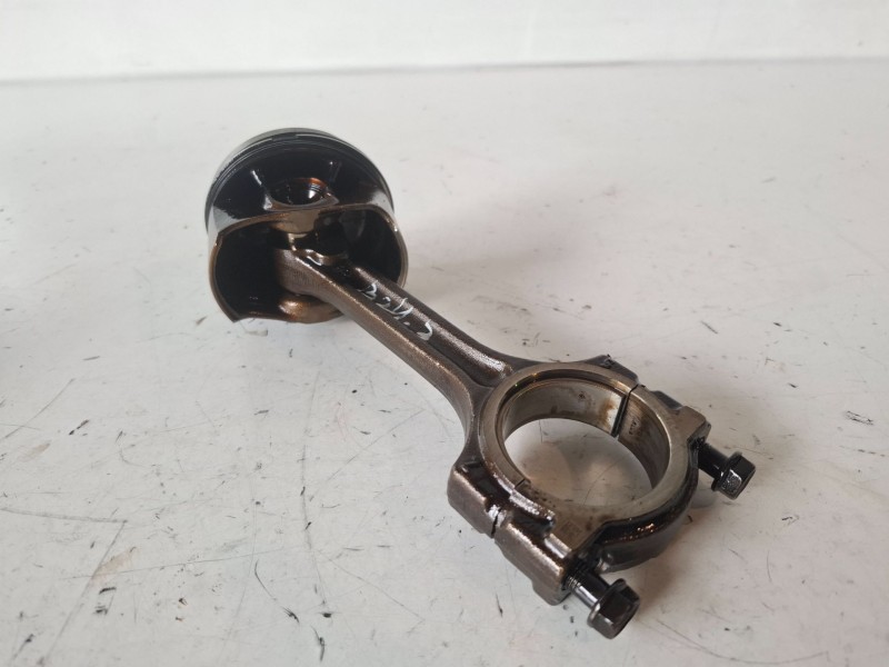 Recambio de piston para dacia sandero ii h4b400 referencia OEM IAM   