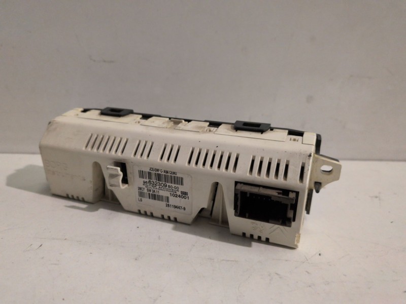 Recambio de pantalla multifuncion para citroen c5 berlina 9hz referencia OEM IAM 966323098000  