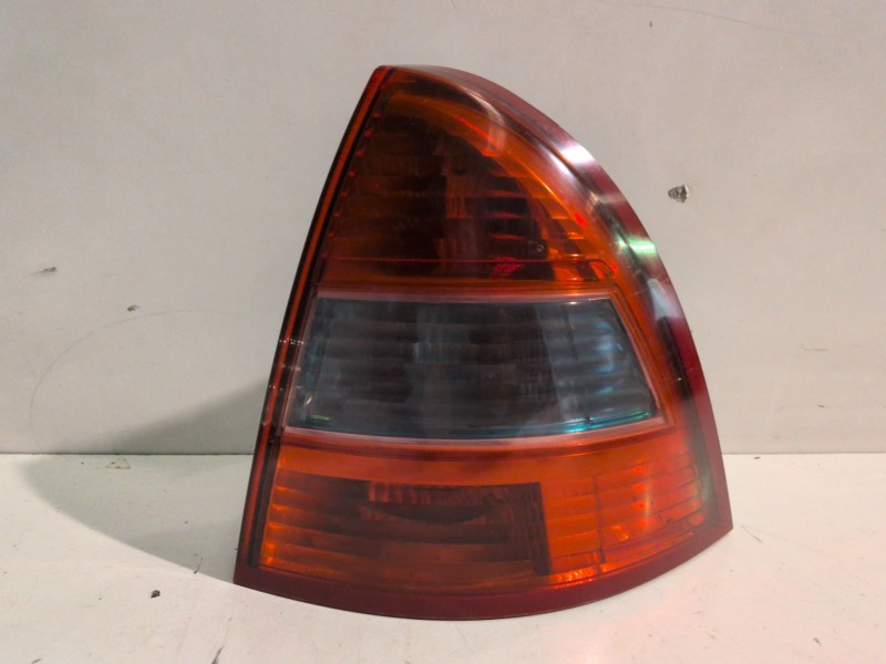 Recambio de piloto trasero derecho para citroen c5 berlina 9hz referencia OEM IAM 89034070  