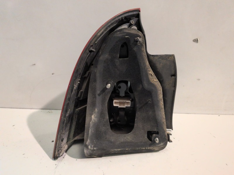 Recambio de piloto trasero derecho para citroen c5 berlina 9hz referencia OEM IAM 89034070  