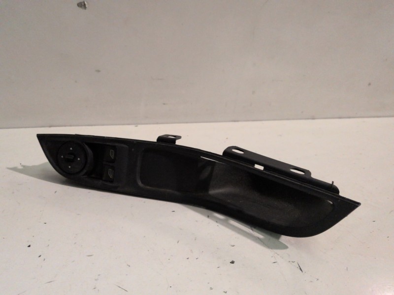 Recambio de mando elevalunas delantero izquierdo para ford focus sportbreak (cew) m1da referencia OEM IAM AM5T14A132EA  