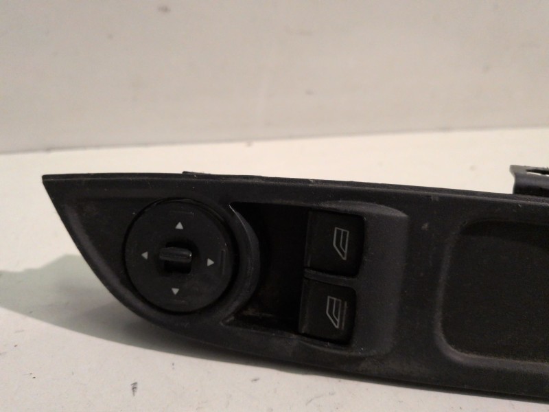 Recambio de mando elevalunas delantero izquierdo para ford focus sportbreak (cew) m1da referencia OEM IAM AM5T14A132EA  
