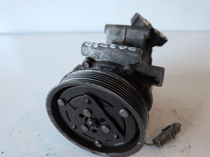 Recambio de compresor aire acondicionado para renault kangoo ii (f/kw0) k9k636 referencia OEM IAM 8200953359B  