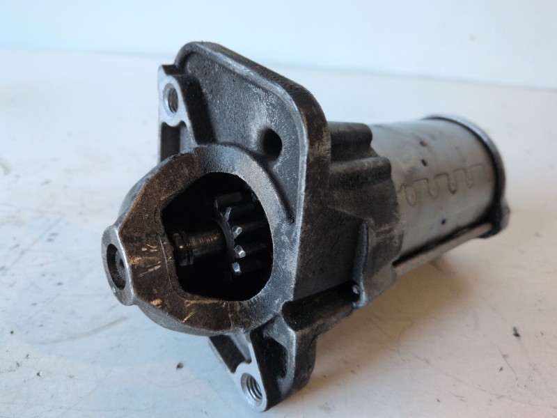 Recambio de motor arranque para renault kangoo ii (f/kw0) k9k636 referencia OEM IAM 233004868RC  