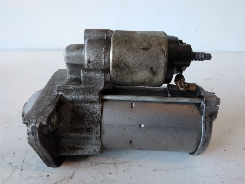 Recambio de motor arranque para renault kangoo ii (f/kw0) k9k636 referencia OEM IAM 233004868RC  