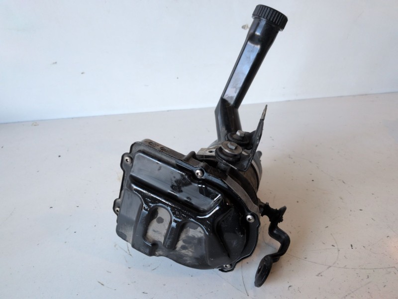 Recambio de bomba direccion para peugeot 308 5fw referencia OEM IAM 9684979180  