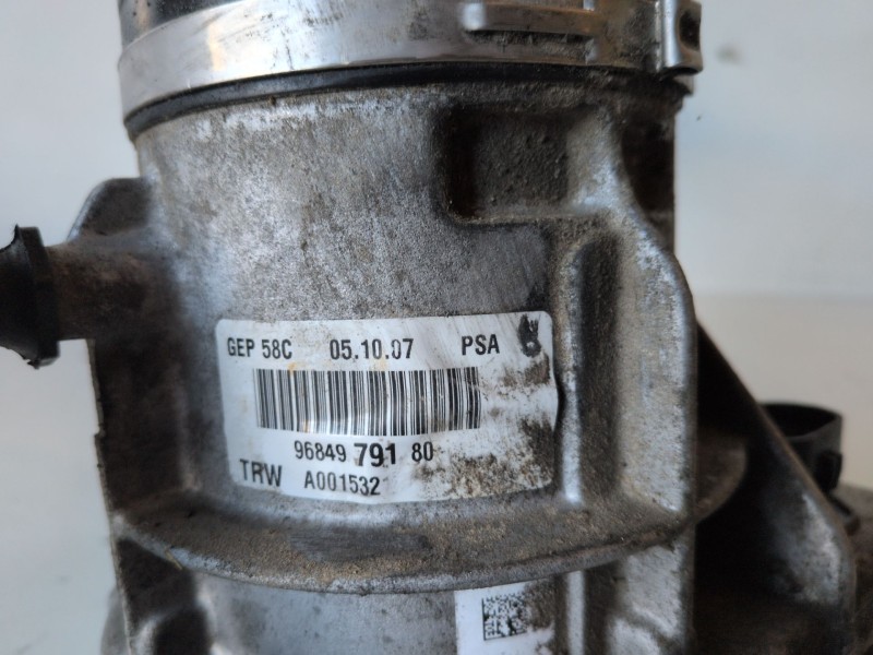 Recambio de bomba direccion para peugeot 308 5fw referencia OEM IAM 9684979180  