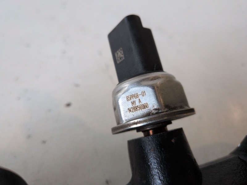 Recambio de rampa inyectora para renault kangoo ii (f/kw0) k9k636 referencia OEM IAM 175213876R  
