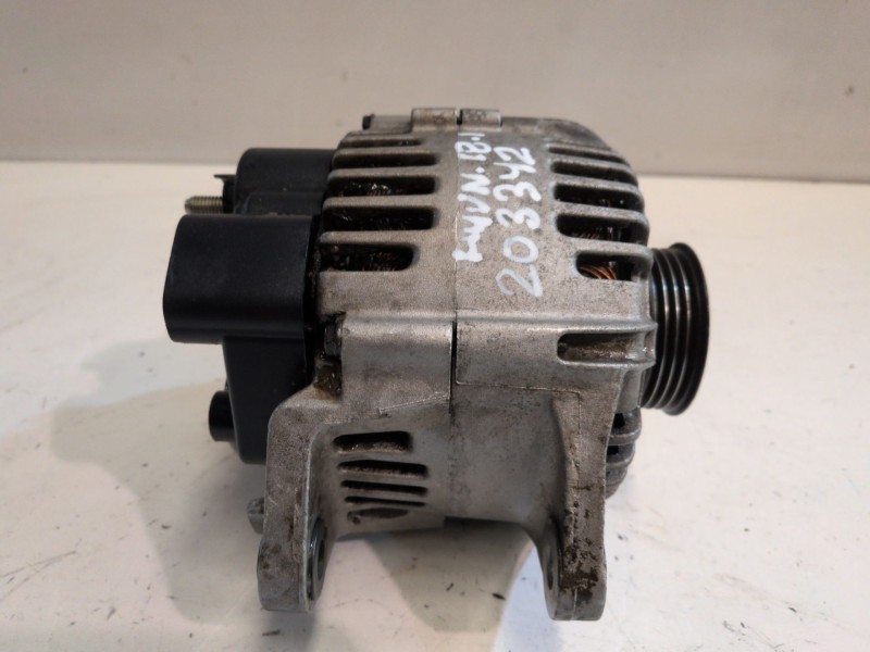 Recambio de alternador para hyundai santa fe (sm) g4js referencia OEM IAM A0002655009  