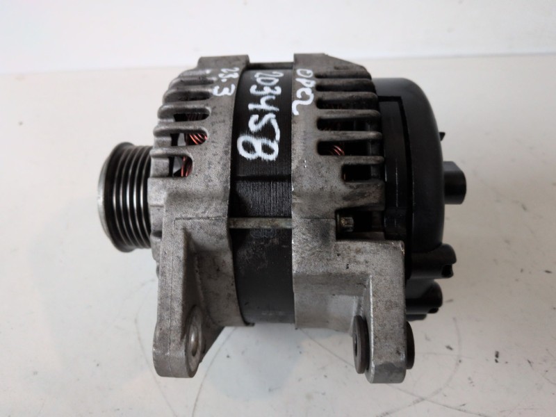 Recambio de alternador para opel astra j berlina 5p a17dts referencia OEM IAM 13579675  