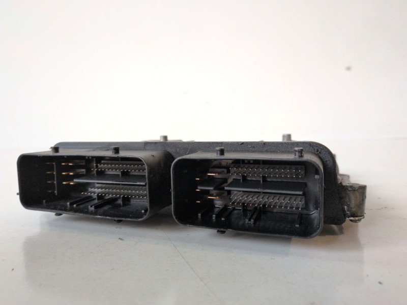 Recambio de centralita motor uce para opel astra j berlina 5p a17dts referencia OEM IAM 55591495  