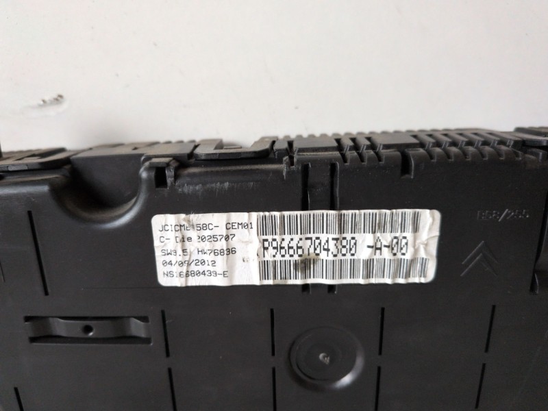 Recambio de cuadro instrumentos para citroen grand c4 picasso 9hr / 9h05 referencia OEM IAM P9666704380  