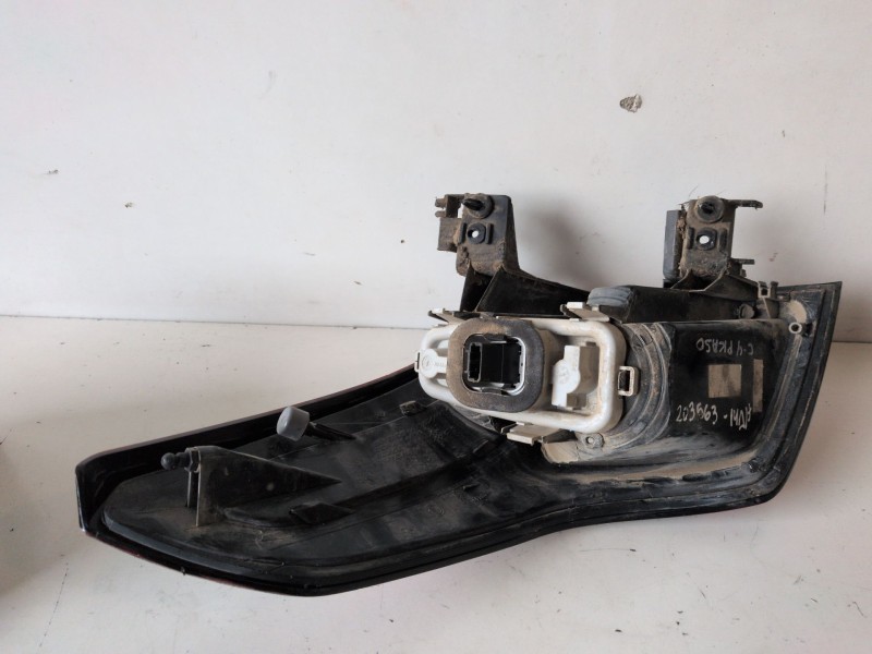 Recambio de piloto trasero derecho para citroen c4 picasso 9hz referencia OEM IAM 9673164780  