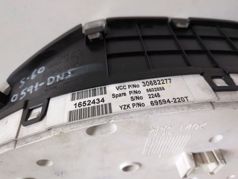Recambio de cuadro instrumentos para volvo s60 berlina d5244t4 referencia OEM IAM 30682277  