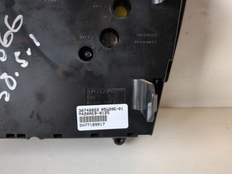 Recambio de mando climatizador para volvo s60 berlina d5244t4 referencia OEM IAM 30746022  