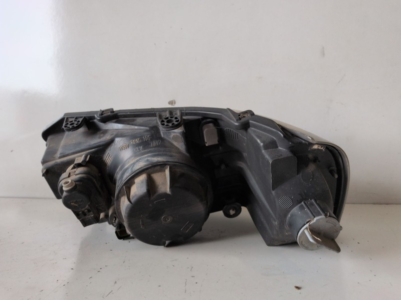 Recambio de faro derecho para land rover freelander (ln) 204d3 referencia OEM IAM   