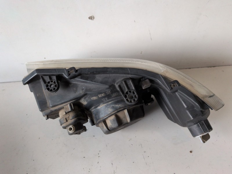 Recambio de faro derecho para land rover freelander (ln) 204d3 referencia OEM IAM   