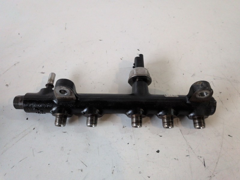 Recambio de rampa inyectora para peugeot expert furgón ahk referencia OEM IAM 94675G01  