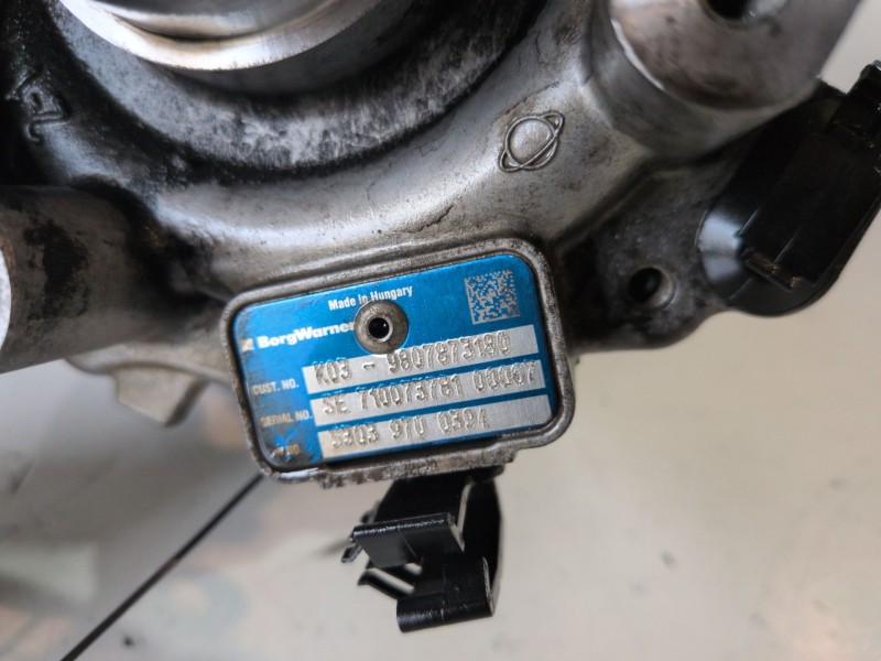 Recambio de turbocompresor para peugeot expert furgón ahk referencia OEM IAM 53039700394  