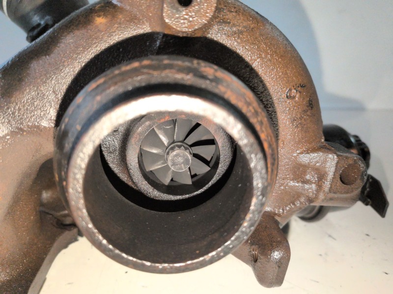 Recambio de turbocompresor para peugeot expert furgón ahk referencia OEM IAM 53039700394  