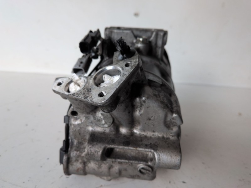 Recambio de compresor aire acondicionado para renault megane iv berlina 5p r9m409 referencia OEM IAM 926001268R  