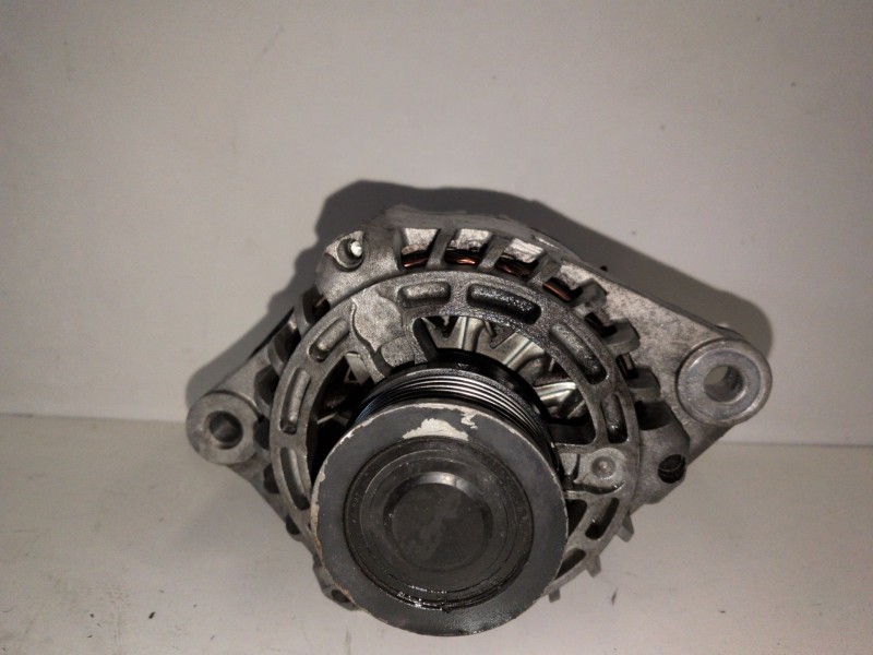 Recambio de alternador para opel vectra c berlina z19dth referencia OEM IAM 93169028  
