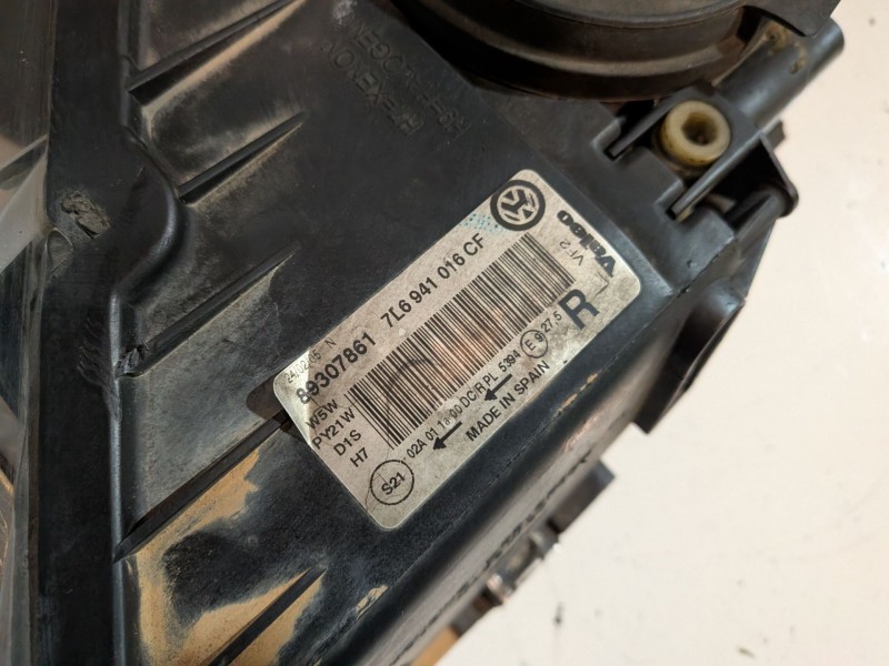 Recambio de faro derecho para volkswagen touareg (7la) bac referencia OEM IAM 7L6941016CF  