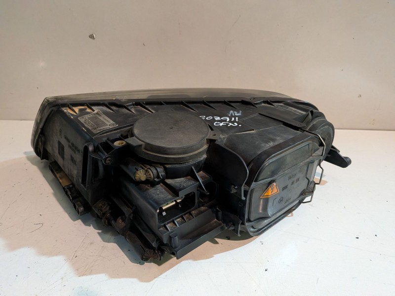 Recambio de faro derecho para volkswagen touareg (7la) bac referencia OEM IAM 7L6941016CF  