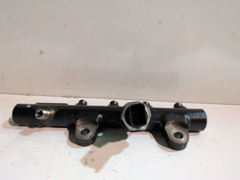 Recambio de rampa inyectora para renault megane iii berlina 5p k9k636 referencia OEM IAM 175213876R  