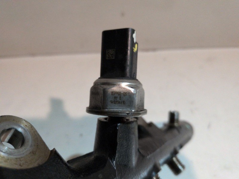 Recambio de rampa inyectora para renault megane iii berlina 5p k9k636 referencia OEM IAM 175213876R  