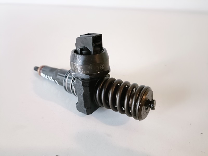 Recambio de inyector para seat ibiza (6l1) atd referencia OEM IAM 038130073AJ  