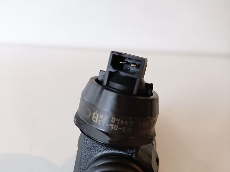 Recambio de inyector para seat ibiza (6l1) atd referencia OEM IAM 038130073AJ  