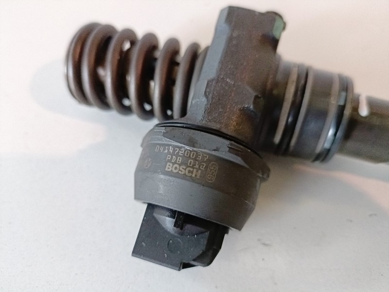 Recambio de inyector para seat ibiza (6l1) atd referencia OEM IAM 038130073AJ  