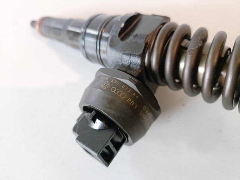 Recambio de inyector para seat ibiza (6l1) atd referencia OEM IAM 038130073AJ  