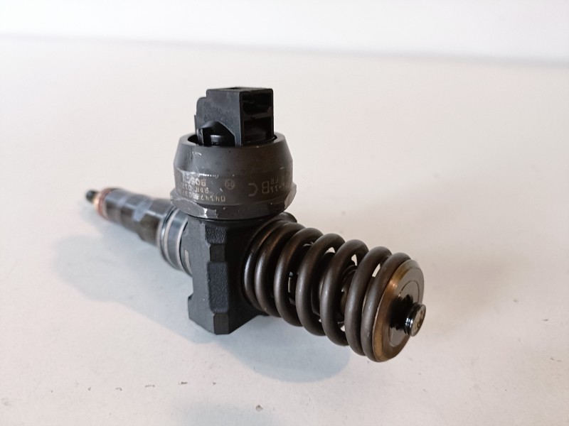 Recambio de inyector para seat ibiza (6l1) atd referencia OEM IAM 038130073AJ  