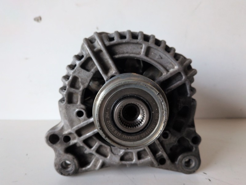 Recambio de alternador para volkswagen passat berlina (3b2) ajm referencia OEM IAM 0124515026  