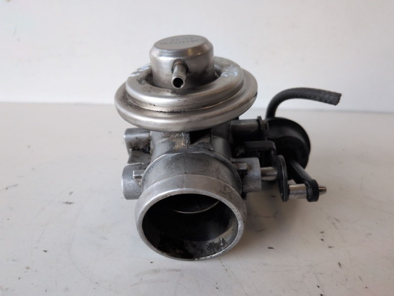 Recambio de valvula egr para volkswagen passat berlina (3b2) ajm referencia OEM IAM 038131501D  