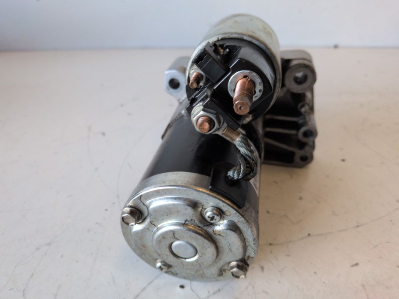 Recambio de motor arranque para peugeot 308 sw bhz referencia OEM IAM M000T22473  