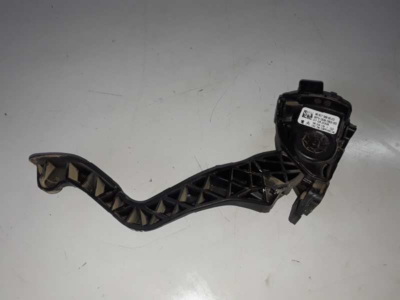 Recambio de pedal acelerador para peugeot 207 8hz referencia OEM IAM 968075688002/6PV00908300  