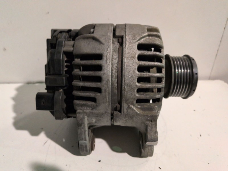 Recambio de alternador para seat cordoba berlina (6l2) atd referencia OEM IAM 038903023L  
