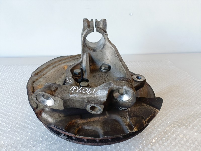 Recambio de mangueta delantera derecha para bmw serie 1 coupe (e82) n51b30a referencia OEM IAM 3121676444403  