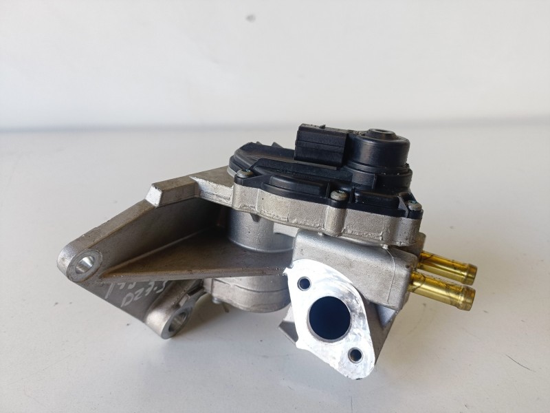 Recambio de valvula egr para seat altea (5p1) blr referencia OEM IAM 06F131503B  