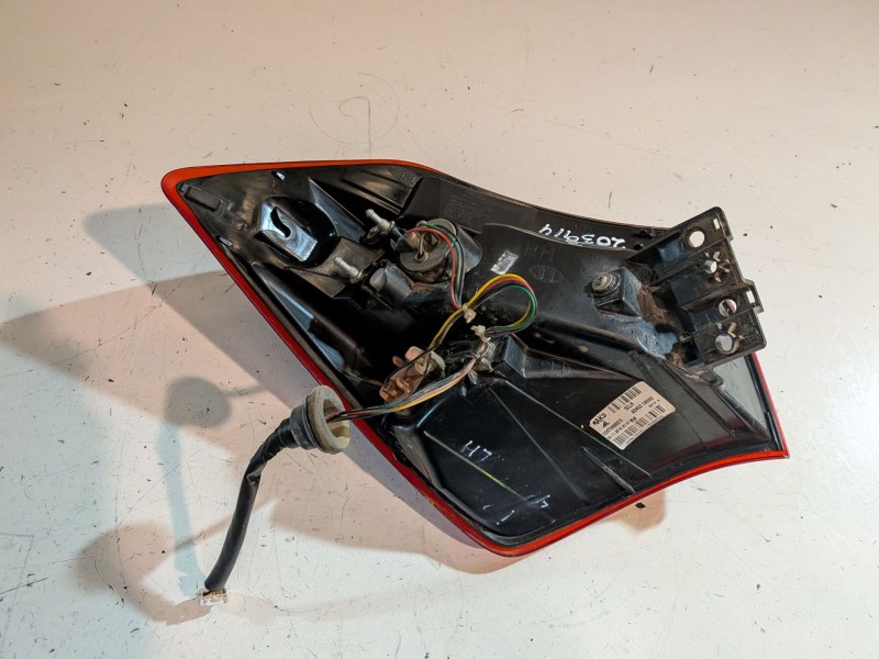 Recambio de piloto trasero derecho para hyundai i20 (gb) g4la referencia OEM IAM 92402C8000  
