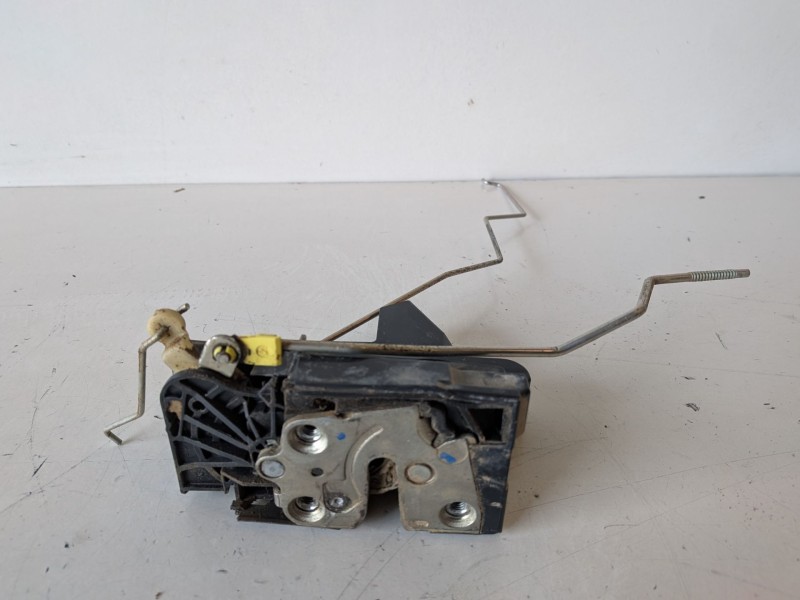 Recambio de cerradura puerta delantera izquierda para dacia sandero k9k612 referencia OEM IAM   
