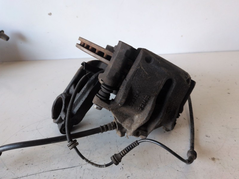 Recambio de mangueta delantera izquierda para peugeot 208 (p2) yh01 referencia OEM IAM   