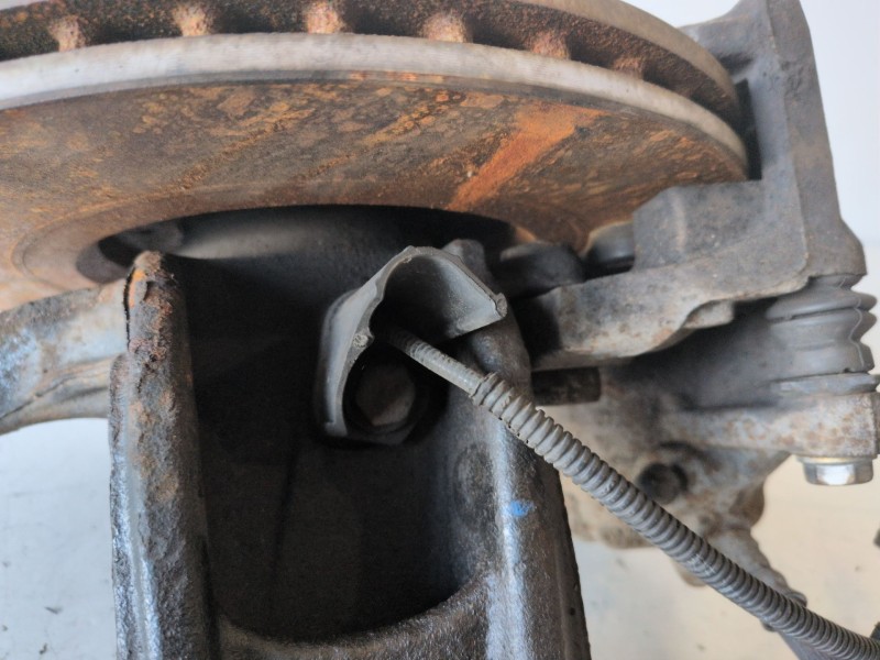 Recambio de mangueta delantera izquierda para peugeot 208 (p2) yh01 referencia OEM IAM   
