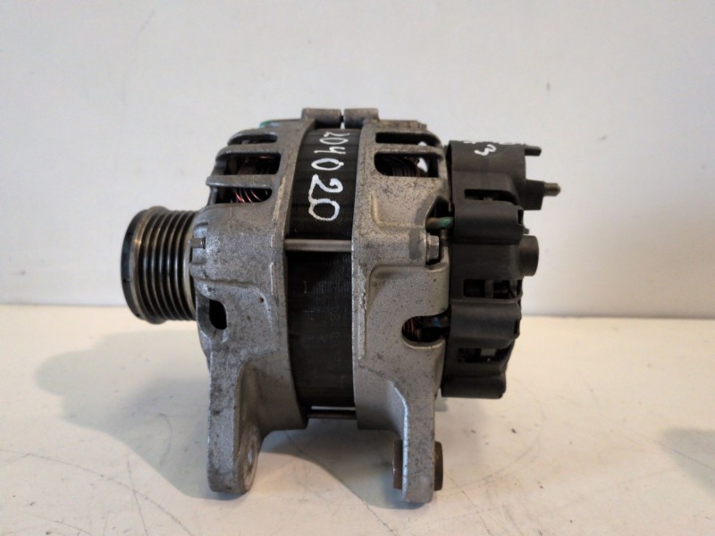 Recambio de alternador para renault clio iv k9k638 referencia OEM IAM 231008918R  
