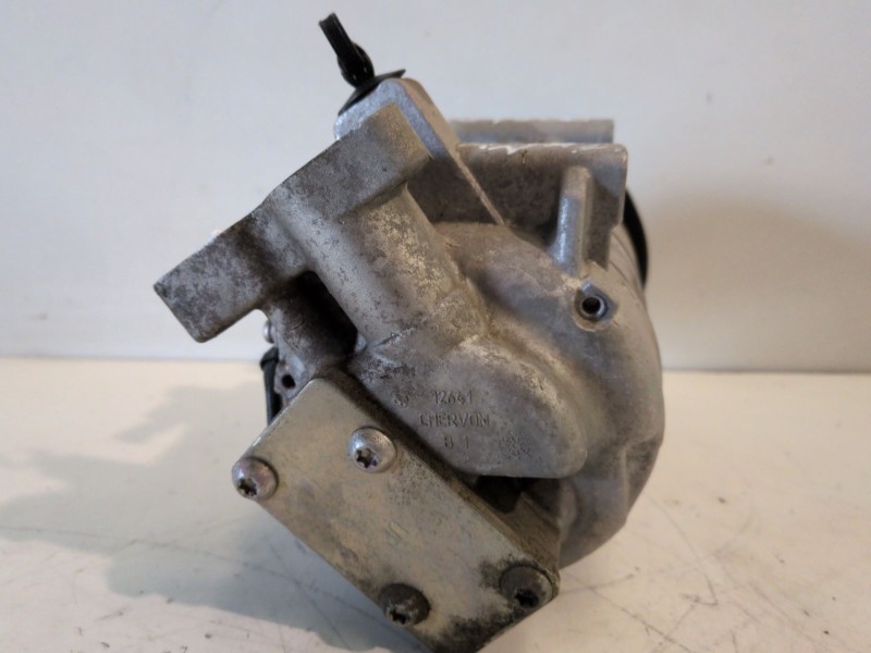 Recambio de compresor aire acondicionado para renault clio iv k9k638 referencia OEM IAM 926008582R  